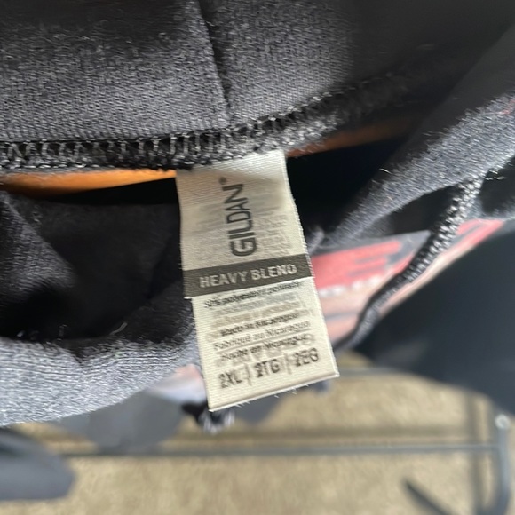 Gildan hoodie size 2XL - Picture 2 of 2
